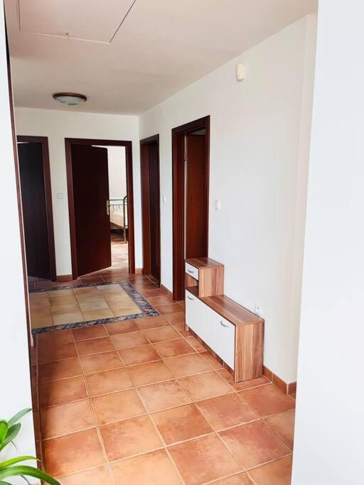 Apartman Se Zahradou 20 Minut Do Centra Prahy Ořech Extérieur photo
